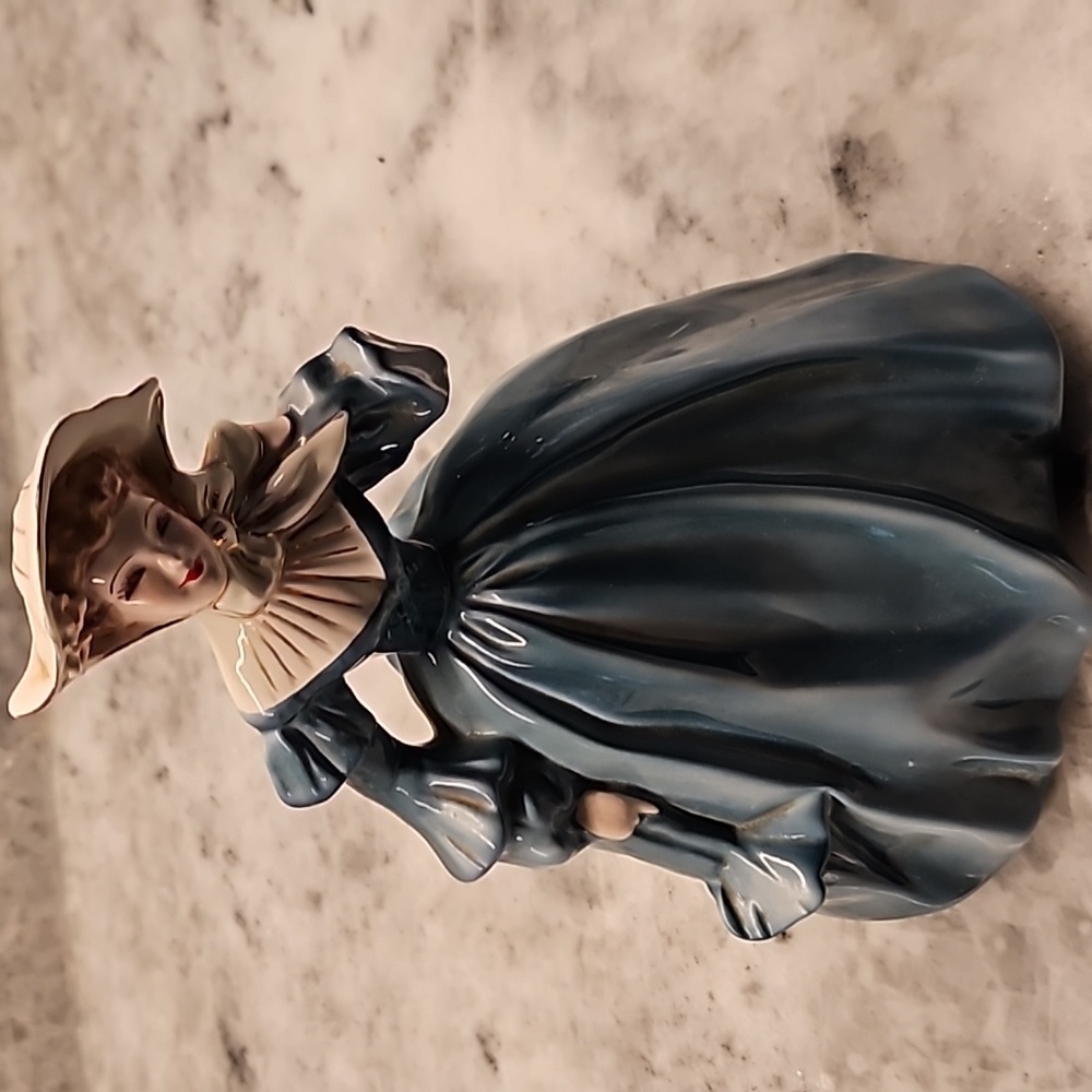Florence figurine Louise